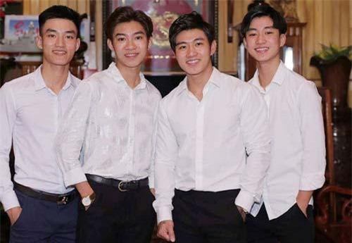 Người mẹ "đăng đàn" tuyển dâu cho 4 con trai: 3 du học sinh, 1 sĩ quan hải quân