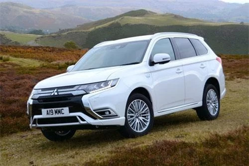 8. Mitsubishi Outlander PHEV.