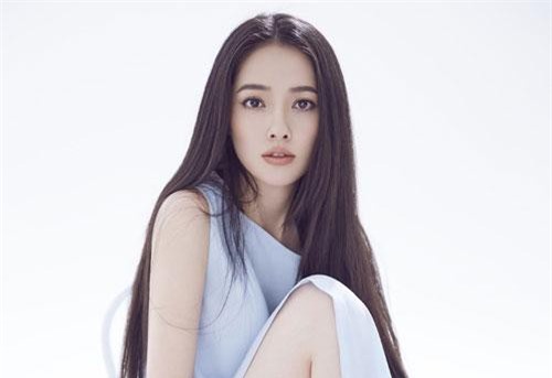 Choáng ngợp với vẻ đẹp "thoát tục" của bông hồng lai Quách Bích Đình ngay từ thời bé