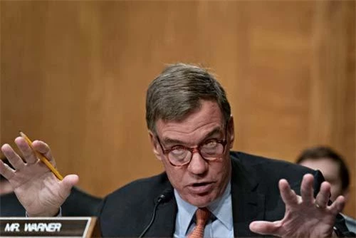 Nghị sĩ Mỹ Mark Warner (Ảnh: Bloomberg)