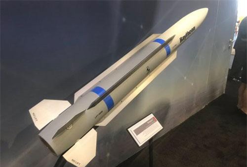 Nhà thầu quân sự Mỹ hé lộ tên lửa không đối không tối tân Peregrine