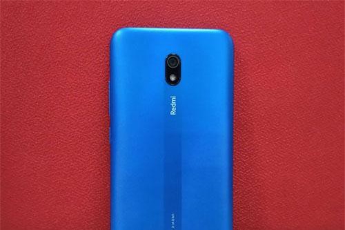 Xiaomi ra mắt smartphone chống nước, pin 5.000 mAh, giá hơn 2 triệu