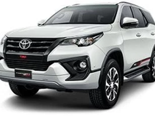 Đâu là điểm khác biệt giữa Toyota Fortuner phiên bản TRD và bản tiêu chuẩn?