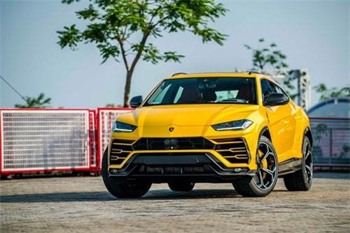 Lamborghini Urus 23 t&#x1EF7; &#x111;&#x1EE7; m&#xE0;u s&#x1EAF;c v&#x1EC1; Vi&#x1EC7;t Nam ph&#x1EE5;c v&#x1EE5; &#x111;&#x1EA1;i gia