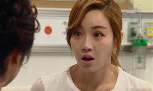 Chồng vừa tai nạn qua đời, nàng dâu bị mẹ chồng đuổi khỏi nhà và sự thật nhói lòng