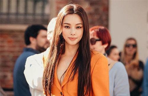 "Hoa hậu đẹp nhất Hàn Quốc" Honey Lee xuất hiện với thần thái hút hồn khiến người đi đường cũng không thể rời mắt