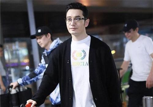 Huỳnh Hiểu Minh - Angelababy né nhau ở sân bay giữa tin đồn ly hôn