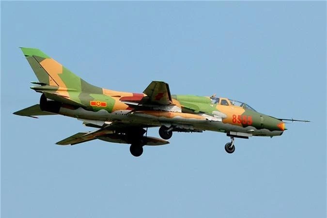 Bat ngo kha nang chien dau cua may bay huan luyen Su-22UM3K Viet Nam-Hinh-10