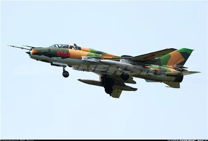 Bat ngo kha nang chien dau cua may bay huan luyen Su-22UM3K Viet Nam-Hinh-8