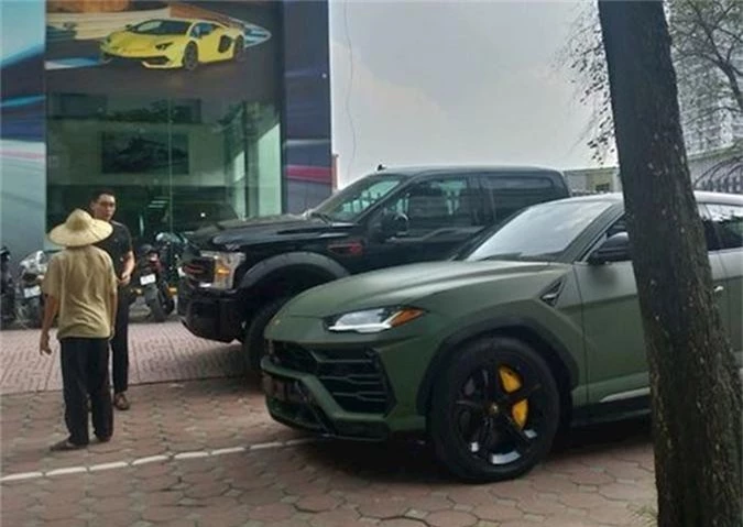 Lamborghini Urus 23 tỷ đủ màu sắc về Việt Nam phục vụ đại gia