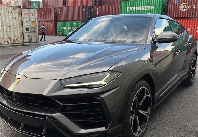 Lamborghini Urus 23 tỷ đủ màu sắc về Việt Nam phục vụ đại gia