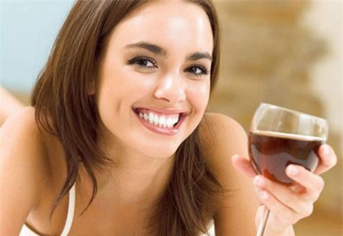 Phụ nữ uống rượu bia trong thời gian mang thai nguy hiểm như thế nào?