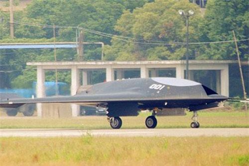 Trung Quốc sắp biên chế UAV tàng hình "Gươm sắc" trên tàu sân bay