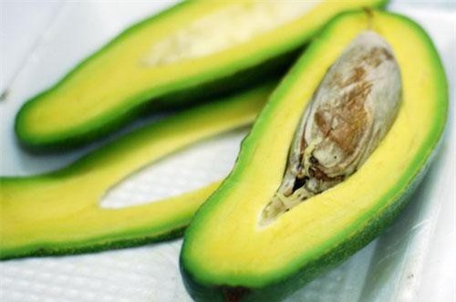 Người bán hoa quả không bao giờ bật mí: Cách chọn bơ sáp thơm ngon vừa chín tới, không bị sượng đắng