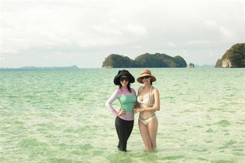 Hoa hậu Hà Kiều Anh và Hoa hậu Giáng My khoe dáng gợi cảm ở tuổi U50