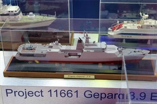 Mô hình tàu hộ vệ tên lửa Gepard 3.9 nâng cấp với cấu hình vũ khí mạnh nhất. Ảnh: Sputnik.