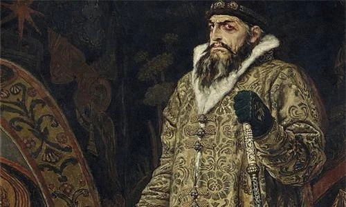 Ivan Khủng khiếp hay Ivan Bạo chúa (trị vì từ năm 1547 - 1584) là một trong những Sa hoàng Nga nổi tiếng sử sách. Vào năm 16 tuổi, ông trở thành Sa hoàng và bắt đầu thực hiện cải cách và hiện đại hóa đất nước.