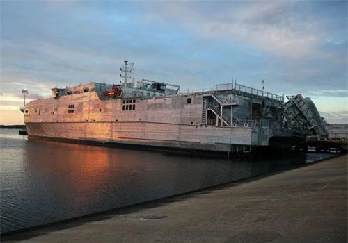 Chủ nhật vừa rồi, tàu chỉ huy hậu cần USNS Yuma của Hải quân Mỹ đã tiến vào biển Đen - đây là lần thứ ba trong năm 2019 này, tàu USNS Yuma tiến vào vùng biển Đen. Nguồn ảnh: QQ.