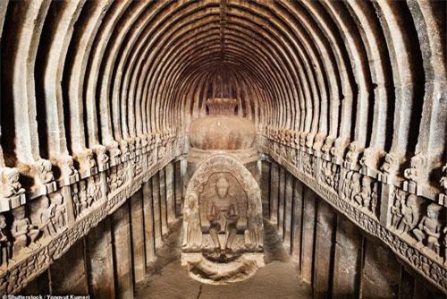 Choáng ngợp hang động kỳ bí chứa hàng nghìn tượng Phật