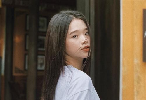 Giữa "tâm bão" tình yêu chú - cháu với Will, Linh Ka viết caption cực táo bạo "có thể cho anh cả đời"