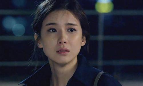 Lá đơn viết ngay trong đêm tân hôn và nỗi đau xé lòng của nàng dâu mới