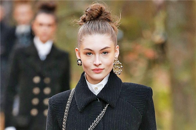 Thiên thần nội y Grace Elizabeth đã đính hôn