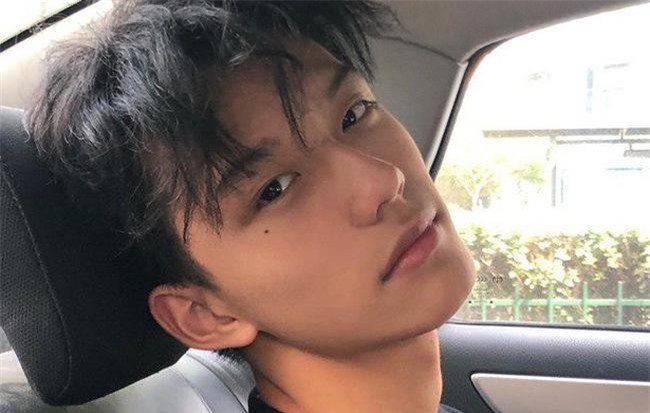 Nam thần thế hệ mới sinh năm 2005 khiến hội mê trai đẹp chỉ biết gào thét: Em ơi, chị yêu anh!