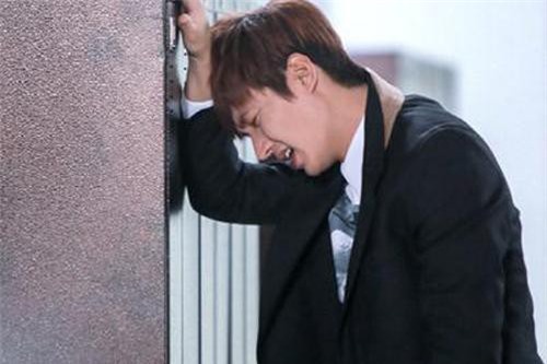 Đi công tác nửa năm, sững sờ ngày trở về 