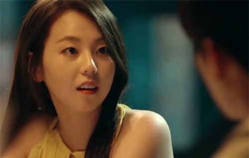 Vừa mua căn hộ để chuẩn bị kết hôn, tôi cay đắng chia tay khi chẳng hẹn mà gặp vợ sắp cưới trong chuyến công tác