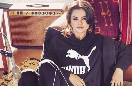 Selena Gomez tái xuất với bộ ảnh nức lòng: Tăng cân sao mà vẫn đẹp thế, đôi khi sexy không lại được khí chất đỉnh cao