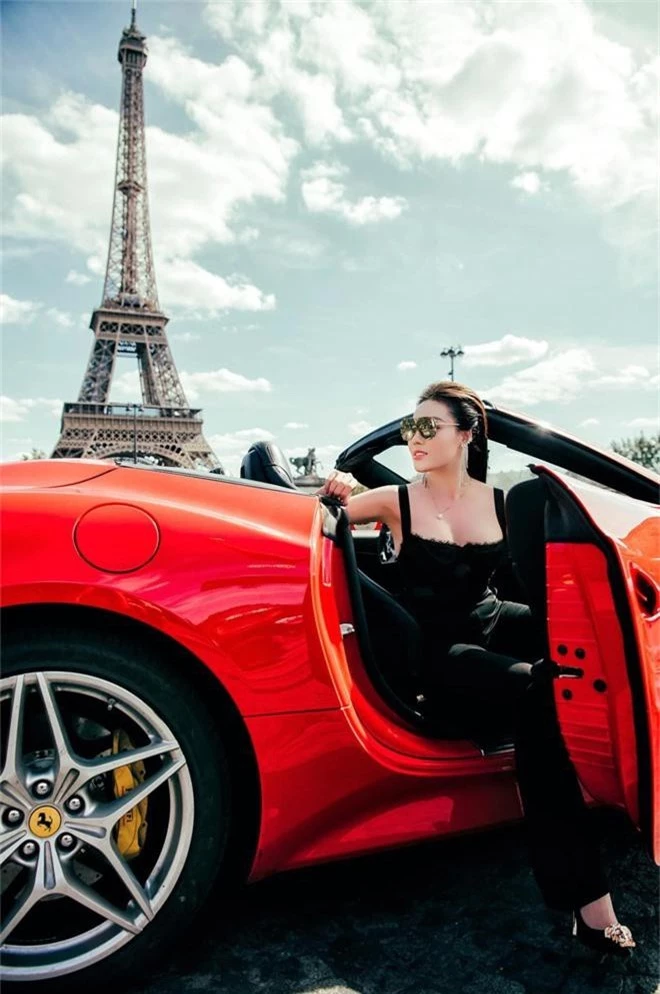 Nữ giảng viên sexy Âu Hà My cùng chồng tung bộ ảnh cưới bên siêu xe Ferrari dưới chân tháp Eiffel - Ảnh 4.