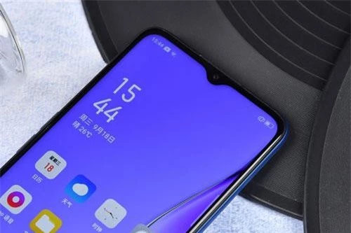 Máy ảnh selfie 16 MP. Máy ảnh selfie 16 MP.