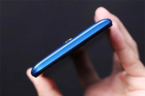 Đỉnh máy trống trơn. Đỉnh máy trống trơn.