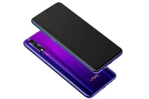 Viên pin dung lượng 4.500 mAh, tích hợp sạc nhanh 22,5W giúp máy sạc từ 0-50% trong 30 phút.  