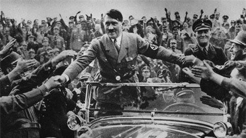 Ngã ngửa khả năng nói dối đại tài của trùm phát xít Hitler