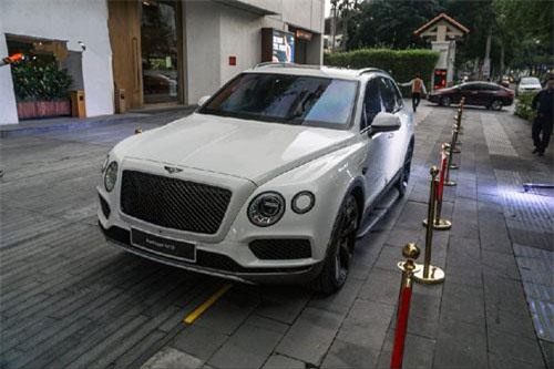 Cận cảnh Bentley Bentayga 'hàng thửa' hơn 20 tỷ ở Hà Nội