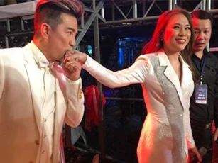 Đàm Vĩnh Hưng khoe ảnh hôn tay Mỹ Tâm: 'Mùi của em không thay đổi'