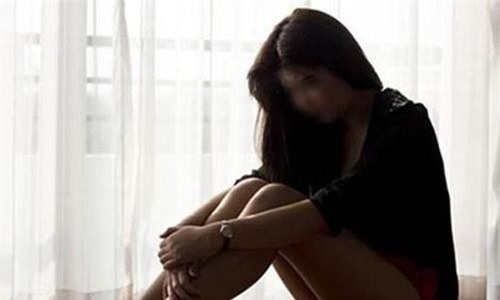 Lấy được chồng trẻ đẹp lại có tiền, nhưng điều này mỗi đêm luôn khiến tôi ám ảnh