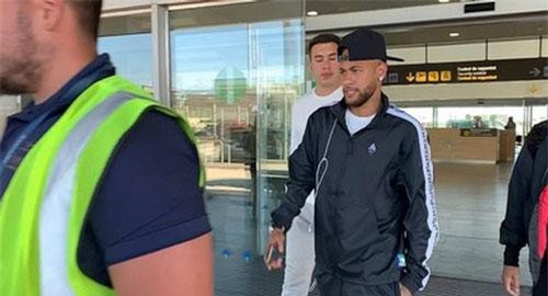 Neymar kiện CLB Barcelona để lấy lại 10,5 triệu bảng
