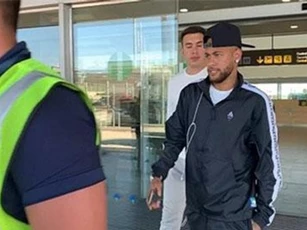 Neymar kiện CLB Barcelona để lấy lại 10,5 triệu bảng
