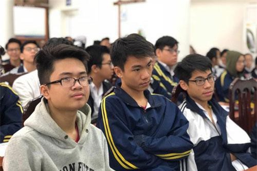 Nhìn lại 5 lần cải tiến thi THPT quốc gia