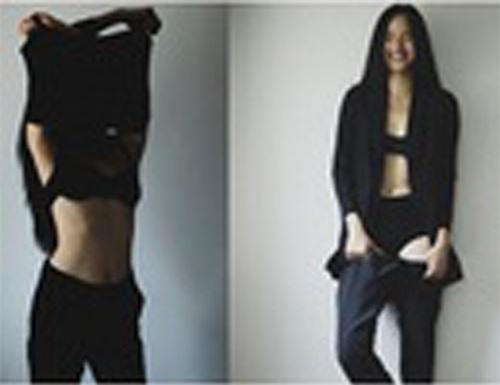 Siêu mẫu Tuyết Lan gây chú ý với màn 'lột đồ' khoe nội y