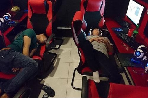 TP.HCM: Nhiều 'tiệm net' phớt lờ lệnh cấm, kinh doanh 24/24