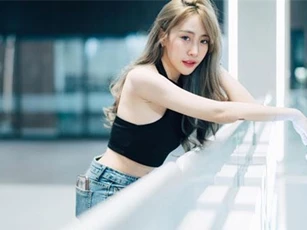 Vẻ ngoài 'gây mê' của 'nữ hoàng đồ lót Thái Lan'