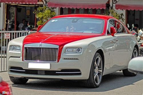 Xe sang Rolls-Royce Wraith màu độc dạo phố Hà Nội