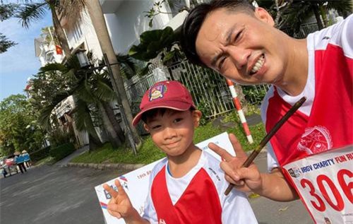 Cường Đô La đăng ảnh thân thiết bên con trai Subeo, bình luận của Đàm Thu Trang lại gây chú ý