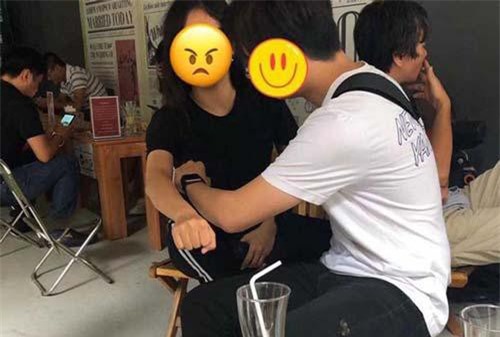 'Dại mồm' chê người yêu đen, chàng trai bị ăn đòn không trượt phát nào