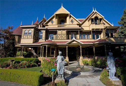 Kỳ lạ ngôi nhà ma ám ảnh toàn nước Mỹ