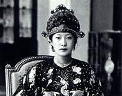 N&#x1ED7;i &#x111;au kh&#x1ED5; v&#xEC; ghen c&#x1EE7;a Nam Ph&#x1B0;&#x1A1;ng ho&#xE0;ng h&#x1EAD;u