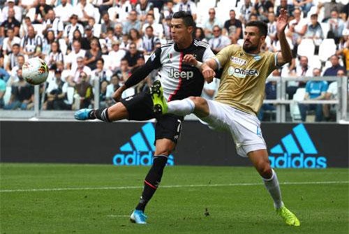 Ronaldo lập công, Juventus giành 3 điểm trước SPAL